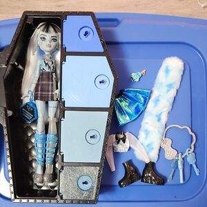 Fearidescent Skulltimate Secrets Monster High Frankie Stein